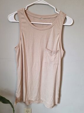 Lightweight Scoop Neck Pocket Tank - Beige